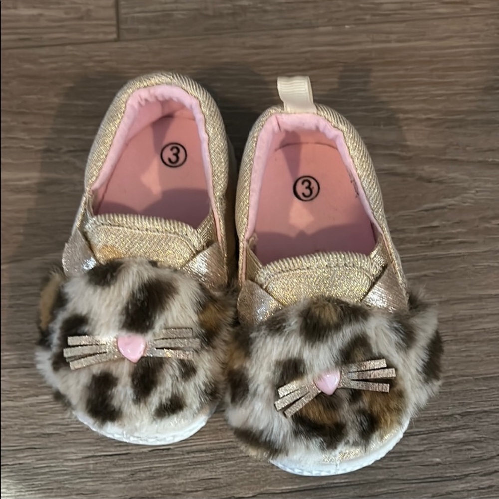 NWOT Gold Leopard Print Toddler Girls‎ Slip-ons